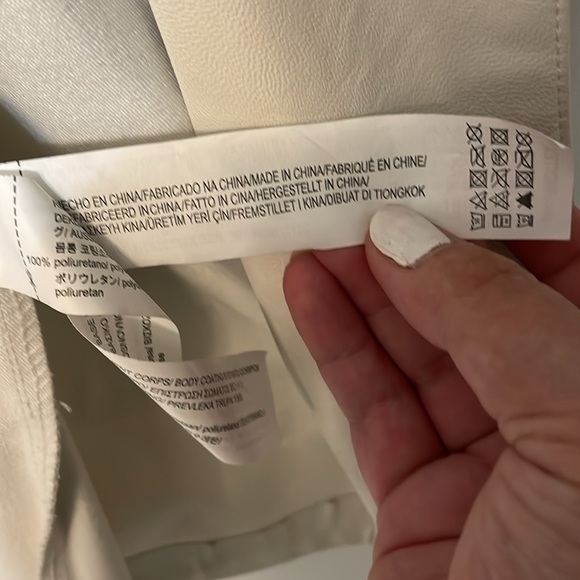 Zara Ivory Faux Leather 3/4 Sleeve jacket,w/open front and large pockets, size M - Picture 4 of 8